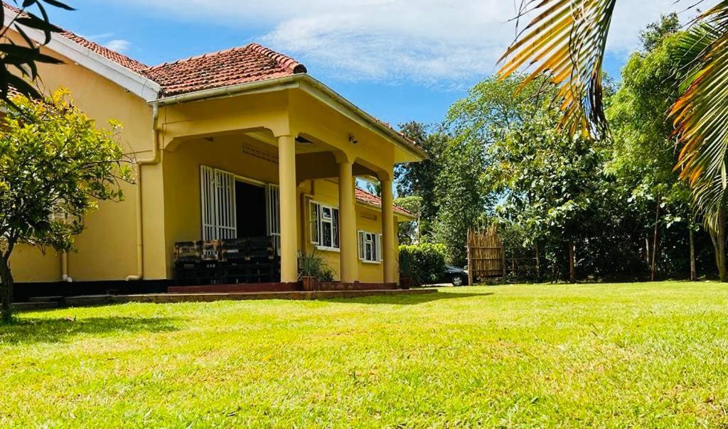 Buutu Nest Bed and Breakfast Jinja Exteriör bild