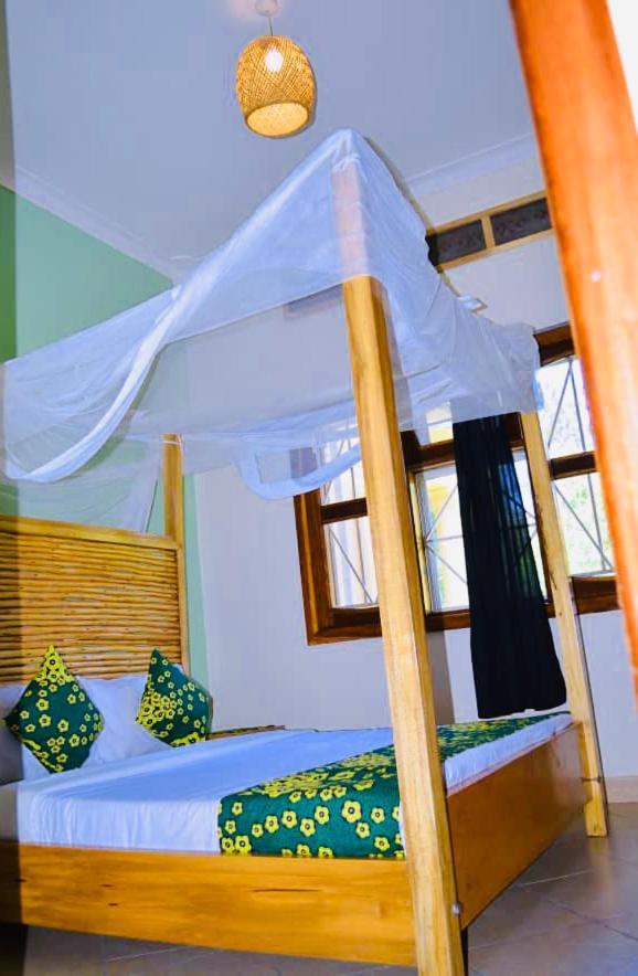 Buutu Nest Bed and Breakfast Jinja Exteriör bild